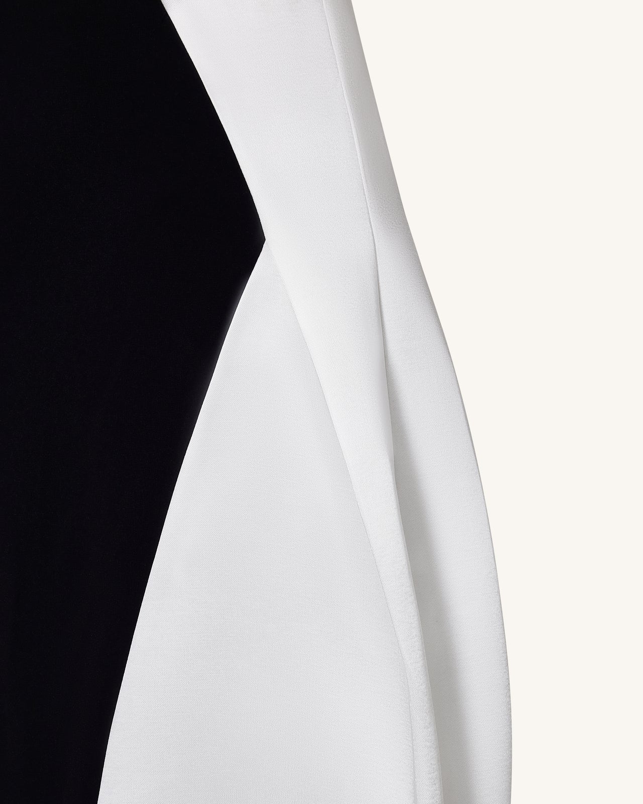 Monochrome Paneled Structured Pannier Maxi Skirt - Black