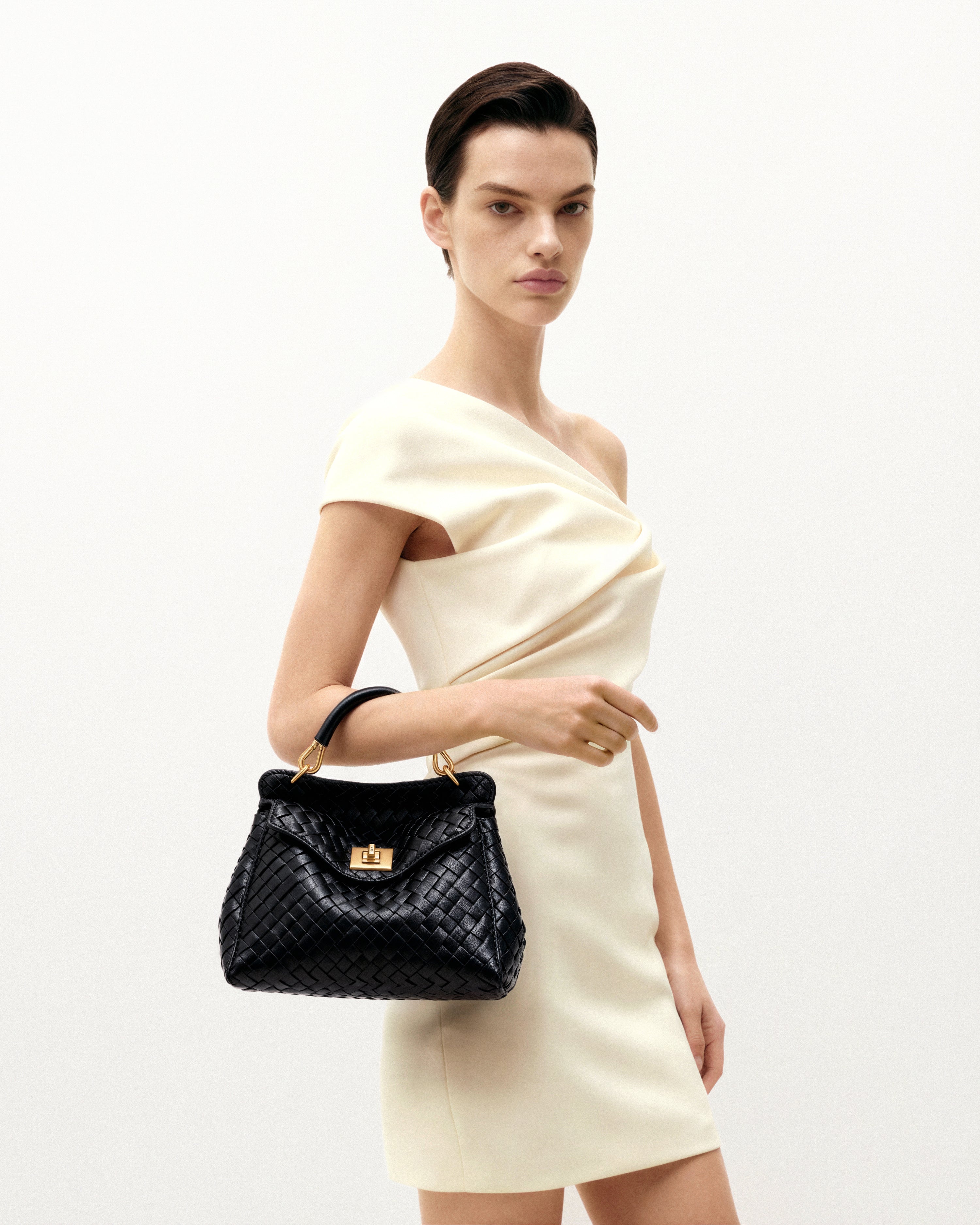 Lucia Classic Top Handle Woven Bag - Black - JW PEI LATAM