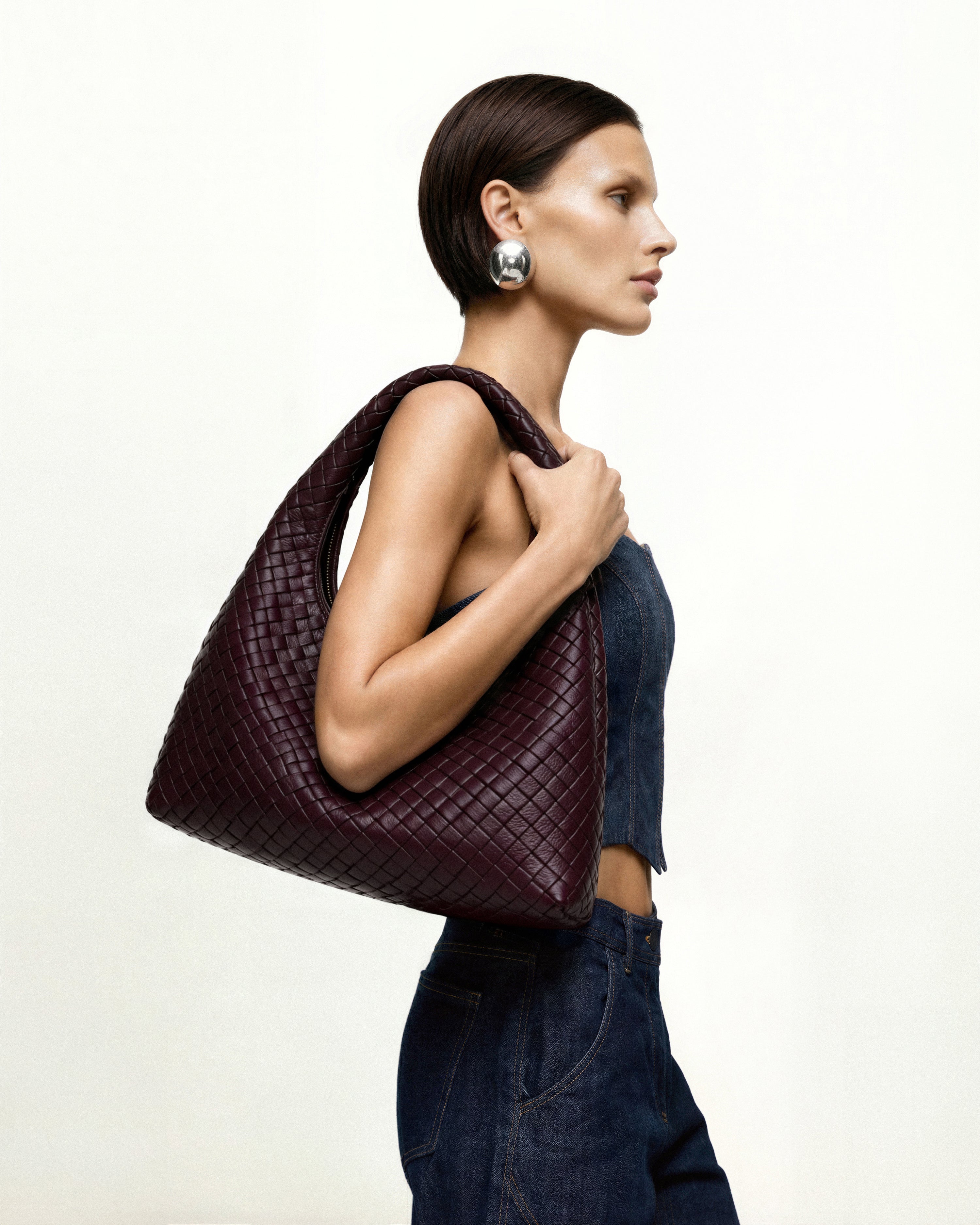 Laura Woven Shoulder Bag - Deep Burgundy - JW PEI LATAM