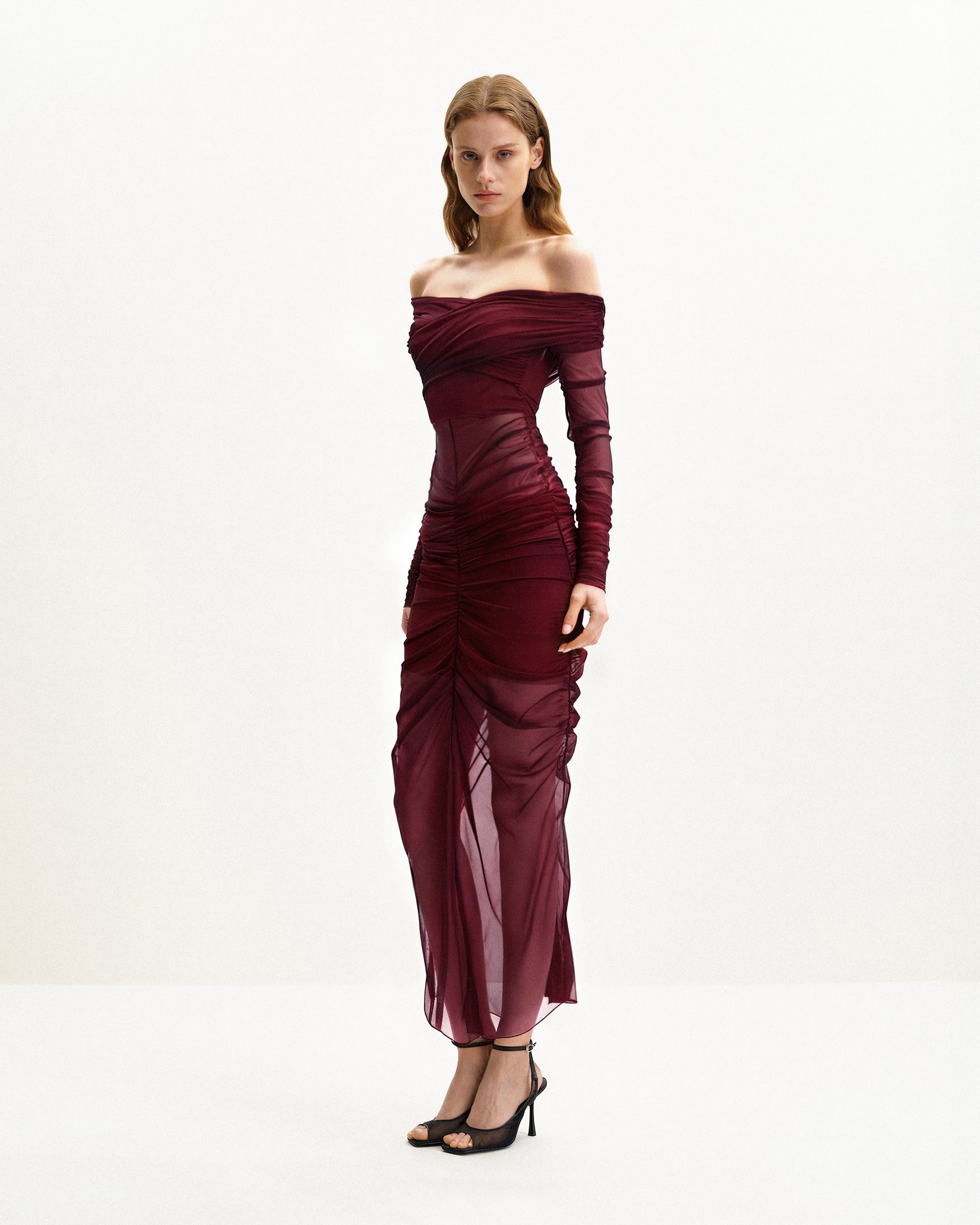 Emily Elegant Off-Shoulder Ruched Gown - Red - JW PEI LATAM Emily Elegant Off-Shoulder Ruched Gown - Red - JW PEI LATAM
